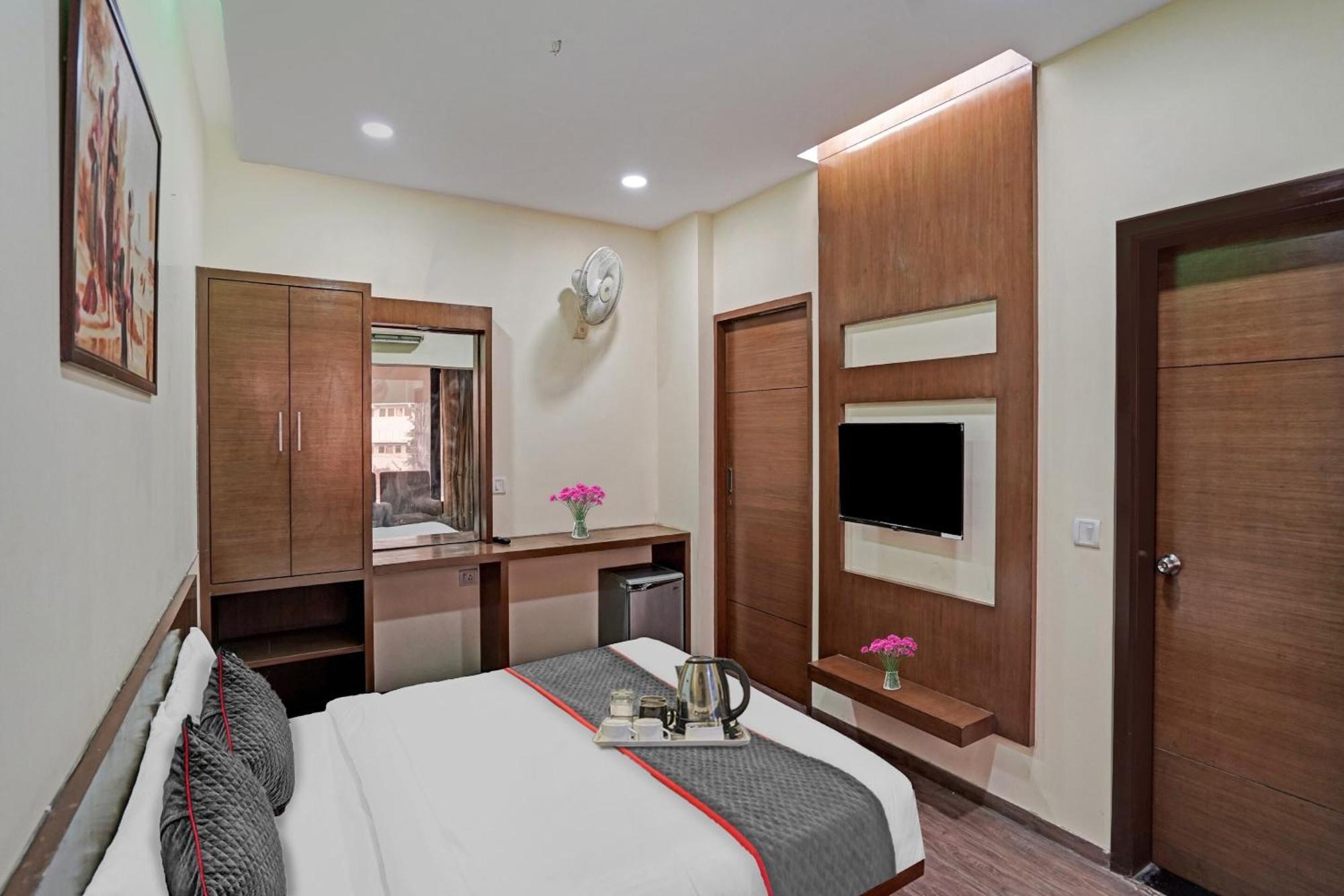 Hotel O Royal Regency Ghaziabad Exterior photo